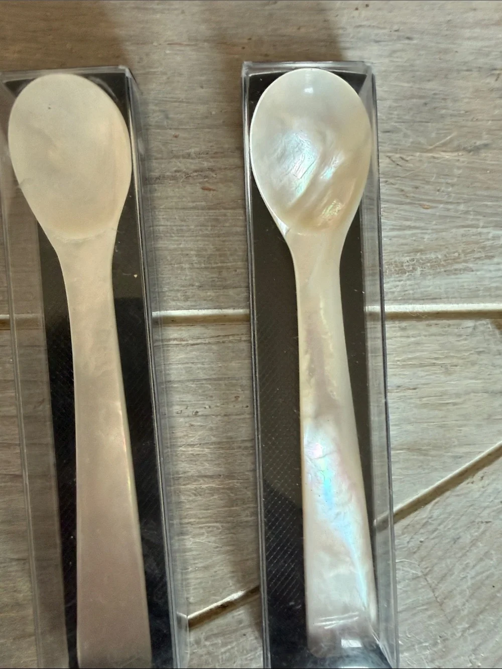 Mother-of-Pearl caviar Spoons - Iridescent White new!